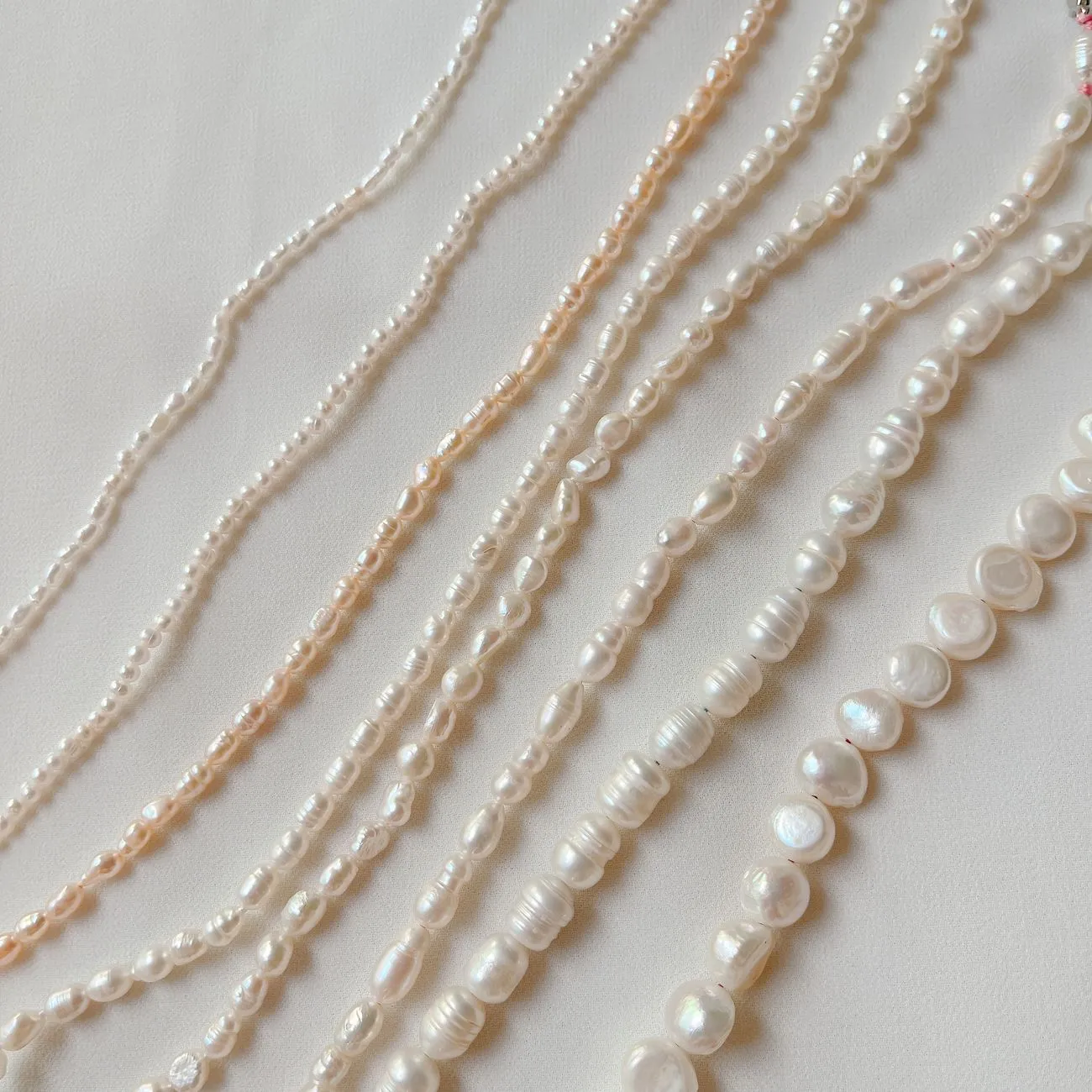 Basra pearl satlada with an old-cut diamond clasp, photograph 1